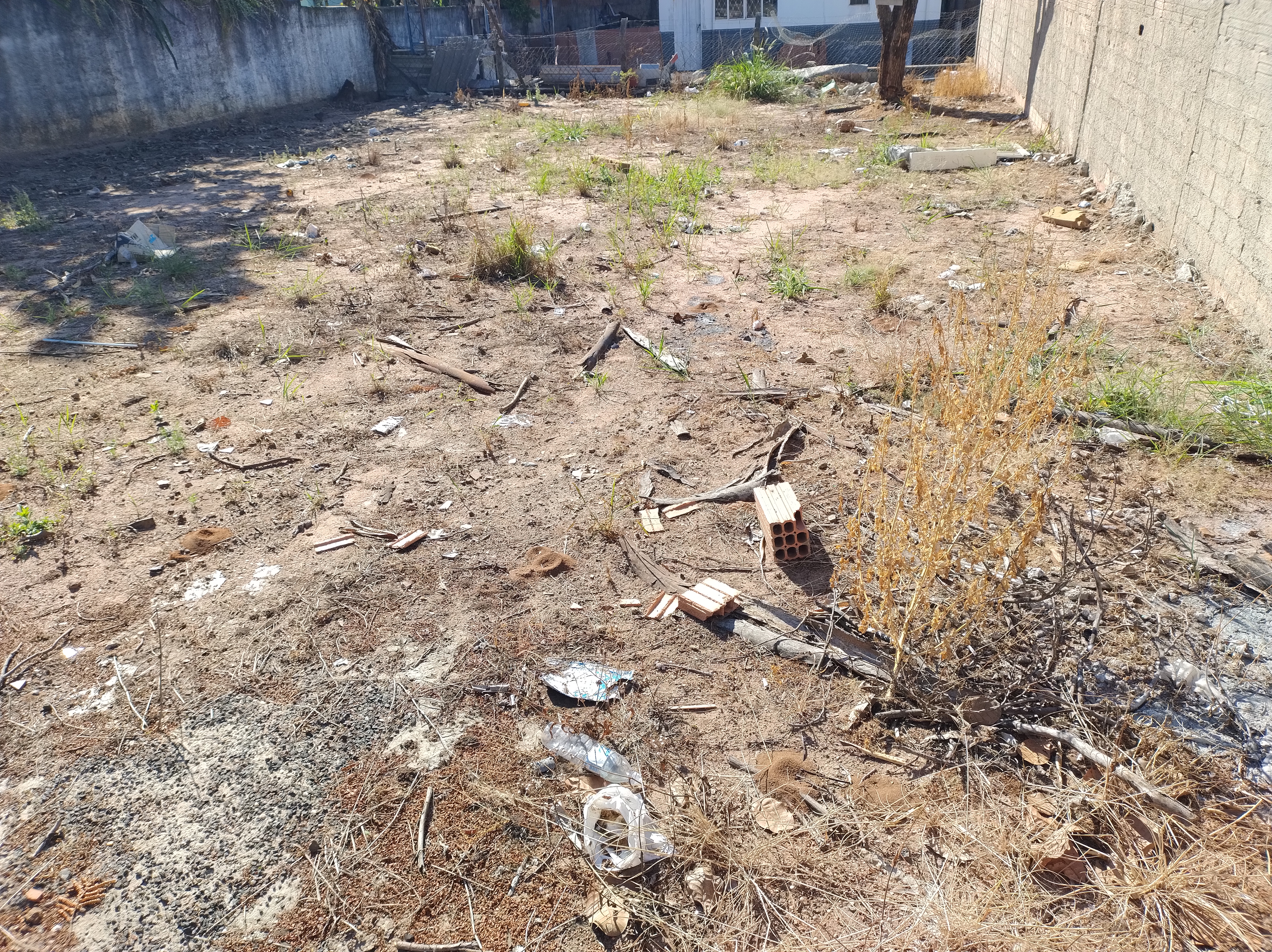 Terreno lado Rodovia